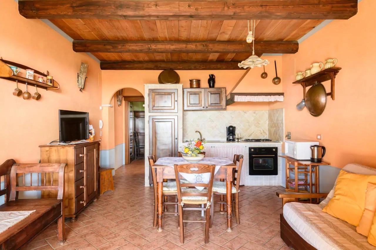 Апартаменты Borgo Sanguineto Туоро-суль-Тразимено Экстерьер фото