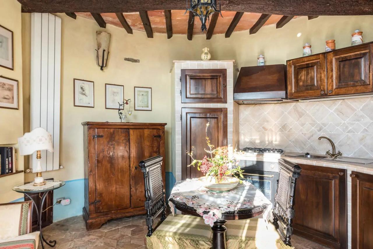 Апартаменты Borgo Sanguineto Туоро-суль-Тразимено Экстерьер фото